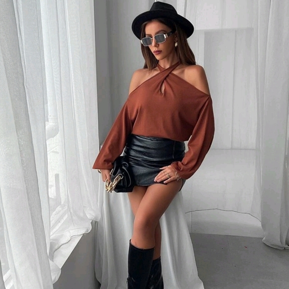 Cut Out Criss Cross Cold Shoulder Sweater - Picture 6 of 9